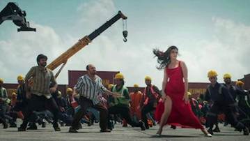 The song is originally crooned by Sublahshini, Anirudh Ravichander and rap by Asal Kolaar. (Photo Source: YouTube)