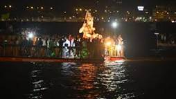 visarjan of Lalbaugcha Raja ganesh idol ...