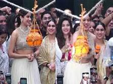 Janhvi Kapoor celebrates Janmashtami ...
